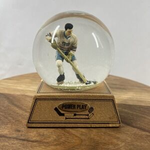 Russ‎ Berrie Hockey Highlights Power Play Hockey Player Snow Globe
